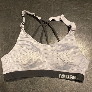 Victoria Secret Sport Bra Size 32A